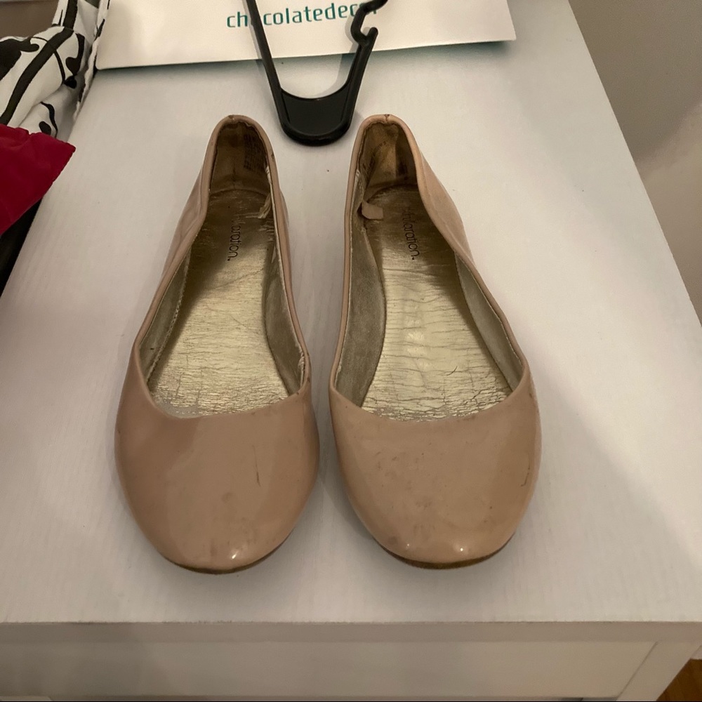 Nude blush ballet flats size 5W